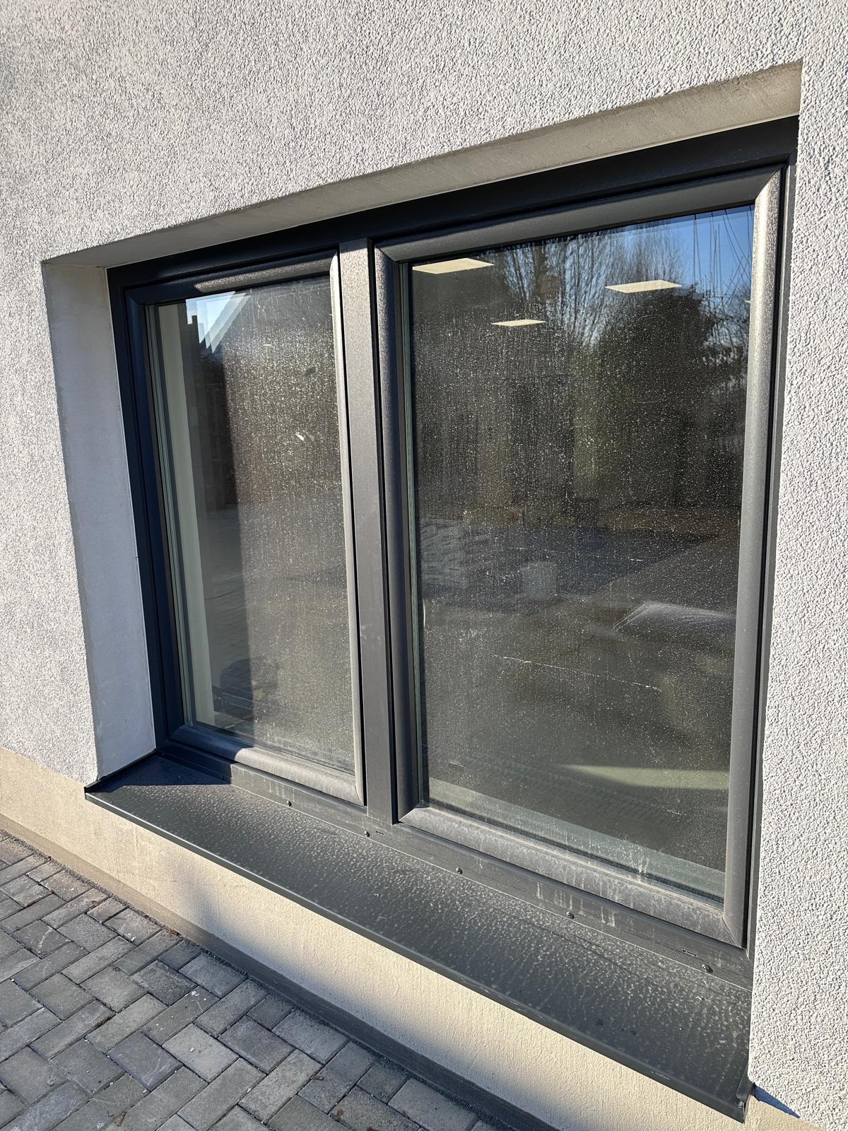 Glas vor der Reinigung